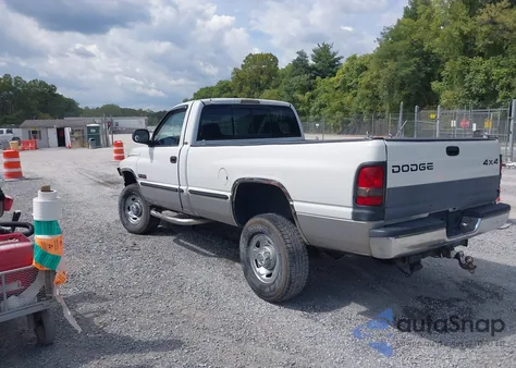1999 Dodge Ram 2500 St z USA, uszkodzony, nr VIN 3B7KF2668XM543277